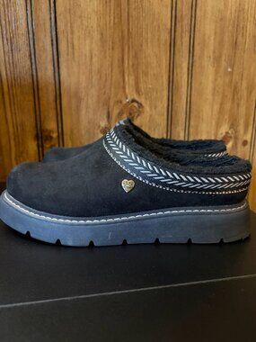 BOBS by Skechers Keepsakes Lite Fuzzy Dreams Black Slippers, Women’s 6.5